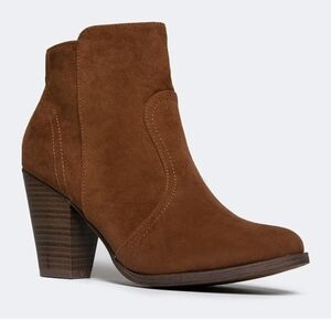 Breckelles Tan Suede Ankle Booties